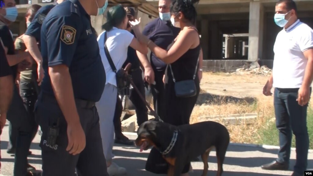 Heyvan müdafiəçilərinin aksiyasının qarşısı alınıb