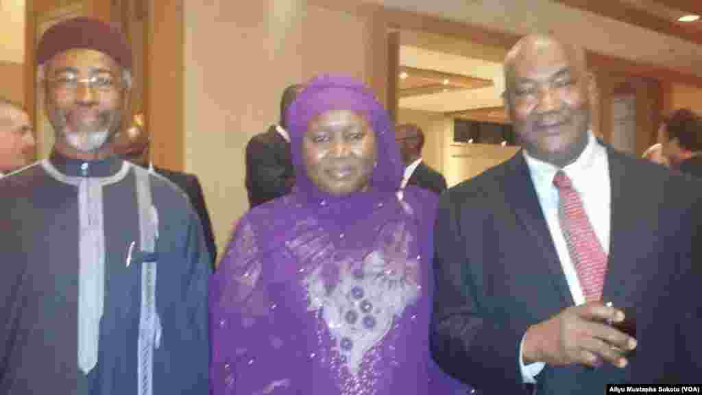 Aliyu mustapha Sokoto Tare Da Jakada Mohammed Wali Tsohon Kwamishinan Hukumar Zabe Da Hajiya Amina Zakari Shugabar Hukumar INEC Ta Yanzu A birnin Washington DC. Satumba 29, 20151.