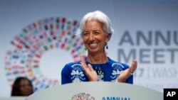 Kepala Dana Moneter Internasiona (IMF), Christine Lagarde, berbicara pada pertemuan tahunan Bank Dunia/IMF di Washington, 13 Oktober 2017.