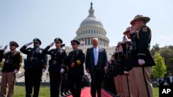 Trump señaló durante su discurso que "nosotros protegeremos a quienes nos protegen".