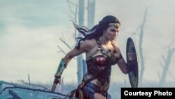 Gal Gadot ถ่ายทำภาพยนตร์ Wonder Woman ระหว่างตั้งท้องด้วย