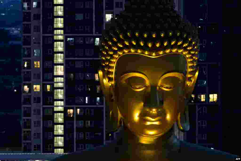 69 metr hündürlüyündə Budda heykəli- Banqkok