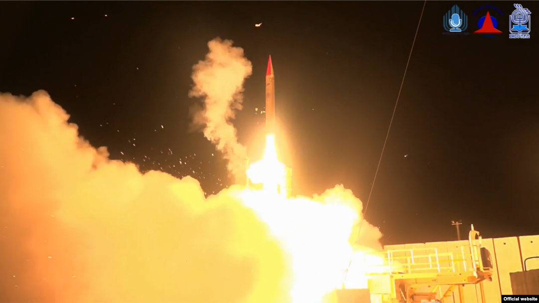 Israel dan sekutunya, Amerika berhasil menguji sistem pencegat misil "Arrow 3" hari Senin (19/2). 