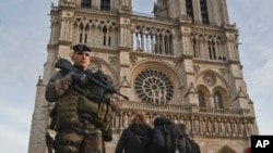 مراسم آتش بازی در پاریس لغو شد