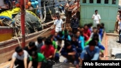 Các ngư dân Việt Nam bị Malaysia bắt giữ trong các cuộc tuần tra hồi tháng 3/2016. Malaysia nói đã bắt giữ 123 ngư dân Việt Nam "đánh bắt trái phép" trên hải phận của họ trong tháng này. (Ảnh chụp màn hình trang web vnexpress.net)