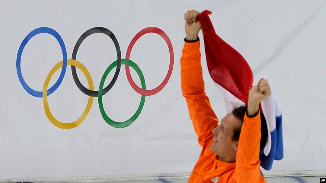 Stefan Groothuis, merebut medali emas untuk Belanda dalam cabang 1.000 meter speedskating Olimpiade Musim Dingin 2014 yang diselenggarakan di Adler Arena, Sochi (12/2).