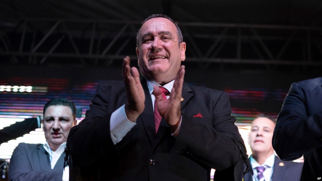 Alejandro Giammattei, un cirujano de 63 años, ganó la presidencia de Guatemala con el 58 % de respaldo en la segunda vuelta electoral con el partido centroderechista Vamos.