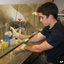 Scott Boisvert, 18, studies a fungus linked to the decline of amphibians worldwide. He placed 10th at the Intel Science Talent Search.
