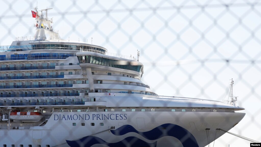 停泊在日本横滨港的钻石公主号邮轮（2020年2月11日）