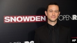 Aktor Joseph Gordon-Levitt menghadiri pemutaran perdana film "Snowden" di AMC Loews Lincoln Square di New York (13/9). 