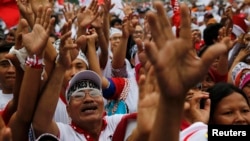 Massa pendukung menghadiri salah satu kampanye pemilu di Jakarta (foto: ilustrasi). 