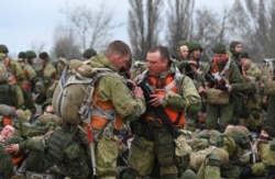 Російські десантники під час навчань у Таганрозі, 22 квітня 2021, Reuters