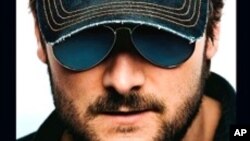 Eric Church llega al tope de la cartelera country esta semana.