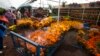 Pasar-Pasar Meksiko Mulai Jual Bunga Marigold untuk Perayaan &#39;The Day of the Dead&#39;
