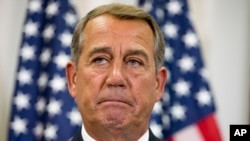 Chủ tịch Hạ viện John Boehner trong một cuộc họp báo với các thành viên của ban lãnh đạo đảng Cộng hòa tại Quốc hội.