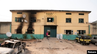 Nigerian Gunmen Attack Jail, Free Over 575 800 Inmates