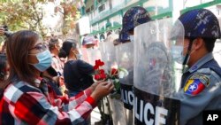Protestos no Mianmar - 5 Fevereiro