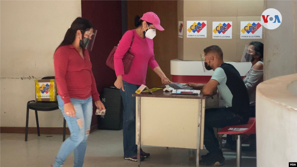 Centro de votación Ipasme en Maracaibo, Venezuela, el 21 de noviembre de 2021. [Foto: Gustavo Ocando]
