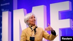 Direktur Dana Moneter Internasional (IMF) Christine Lagarde berbicara dalam panel diskusi di pertemuan musim semi IMF-Bank Dunia di Washington, 19 April 2018.