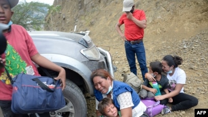 Guatemala contin a retornando migrantes de caravana Honduras