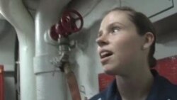 زنان بر روی ناو هواپیمابر آبراهام لینکلن