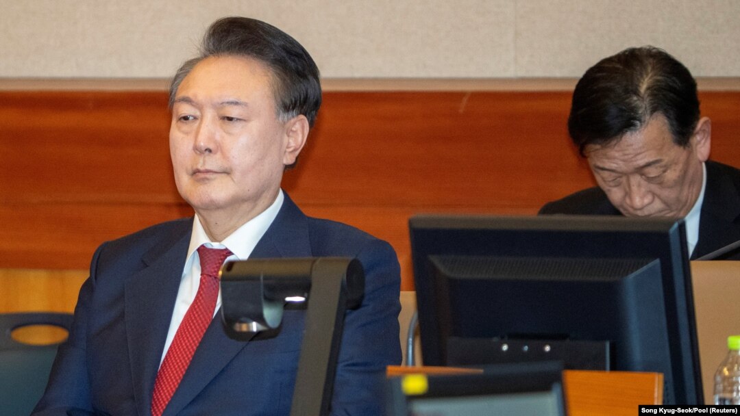 Tổng thống Hàn Quốc bị luận tội Yoon Suk Yeol tham dự phiên tòa tại Tòa án Hiến pháp ở Seoul vào ngày 20 tháng 2 năm 2025.