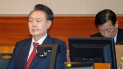 Presiden Korea Selatan yang dimakzulkan, Yoon Suk Yeol, menghadiri persidangan pemakzulannya terkait penerapan darurat militer singkat, dui Mahkamah Konstitusi di Seoul, pada 20 Februari 2025. (Foto: Song Kyung-Seok/Pool via Reuters)