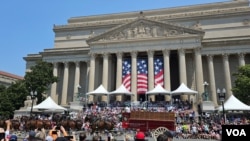 Wêneyek ji pîrozbahîyek 4'ê Tîrmehê li Washington DC. (4ê Tîrmeha 2025an)