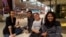 Penyanyi Ariel (kedua dari kiri) bersama aktris Sophia Latjuba (kiri) dan panitia konser NOAH di Los Angeles. (Foto: Endah Redjeki)