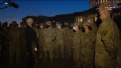 ԱՄՆ փոխնախագահ Մայք Փենսը Կապիտոլիումի մոտ հանդիպել է Կոնգրեսի շենքը պաշտպանող ազգային գվարդիայի զինվորականներին