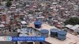 La favela más poblada de Río de Janeiro muestra a turistas su día a día