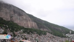 La favela más poblada de Río de Janeiro muestra a turistas su día a día