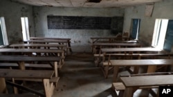 Sebuah kelas tampak kosong menyusul serangan oleh sekelompok pria bersenjata di sebuah sekolah di Kagara, Nigeria, 18 Februari 2021. Kelompok pria bersenjata kembali menyerang dan menculik pelajar madrasah di negara bagian Niger, Nigeria, Minggu, 30 Mei 2021.