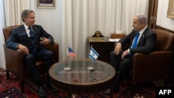 Menlu AS Antony Blinken (kiri) saat bertemu PM Israel Benjamin Netanyahu di Yerusalem, 10 Juni 2024. 