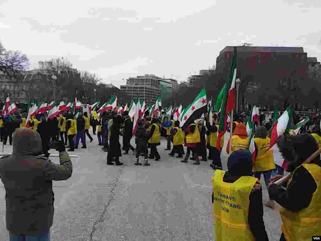تجمع سازمان جوامع ایرانیان آمریکایی در مقابل کاخ سفید برای اعلام حمایت از اعتراضات در ایران