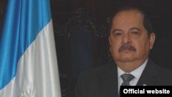 Alfredo Rabbé Tejada está implicado en un escándalo de contrataciones irregulares en el Congreso guatemalteco.