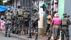 Tentara Mozambik dikerahkan untuk berpatroli di jalan-jalan ibu kota Maputo, saat pecah kerusuhan terhadap hasil pemilu. 