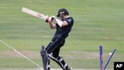 Umdlalo kakhilikithi ...