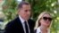 Hunter Biden sa suprugom Melissom Cohen Biden ispred suda u Wilmingtonu, 10. juni 2024. (REUTERS/Hannah Beier)
