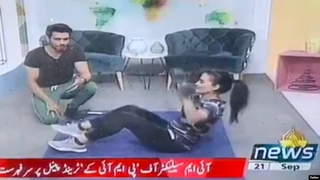 انصار عباسی کی ٹوئٹ کے بعد پاکستان میں پیر اور منگل کو ٹوئٹر پر 'انصار عباسی' ٹرینڈ کرتا رہا۔
