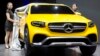 ธุรกิจ: Mercedes-Benz ช่วงชิงอันดับหนึ่งด้านยอดขายรถยนต์หรูมาจาก BMW