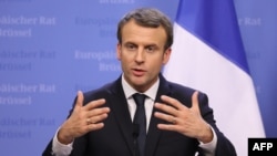 Le président français Emmanuel Macron lors d'une une conférence de presse à l'issue du sommet de l'Union européenne, Bruxelles, 15 décembre 2017.