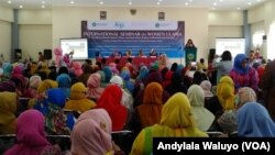 Kongres Ulama Perempuan Internasional di kampus IAIN Syech Nurjati Cirebon, Jawa Barat, Selasa 25 April 2017. Foto: VOA/ Andylala