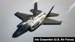 جنگنده اف-۳۵ (لایتنینگ ۲) نیروی هوایی ایالات متحده - عکس از آرشیو