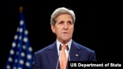 عکس آرشیوی جان کری وزیر خارجه ایالات متحده در نشست خبری پس از اعلام توافق اتمی با ایران - ۲۳ تیر ۱۳۹۴