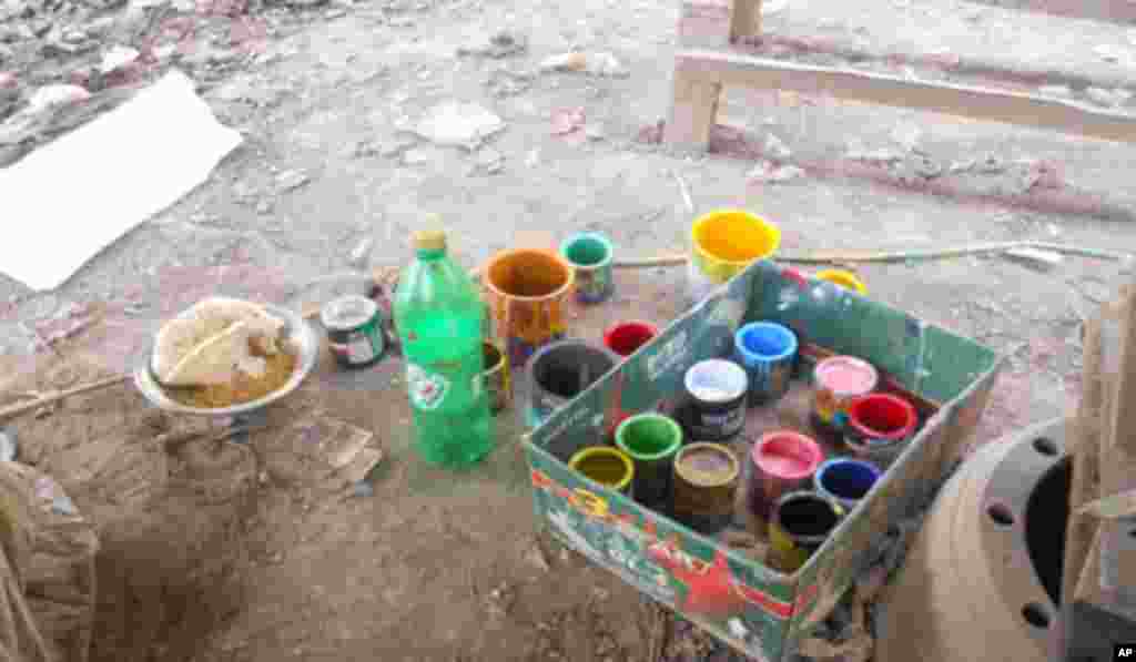 پاکستان کښې په ټرکونو د گل کارۍ او د ټرکونو ښکلې کولو هنر