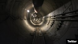 Elon Musk mengunggah foto terowongan yang dibangun The Boring Company di kawasan Los Angeles, yang diambil pada tanggal 28 Oktober 2017