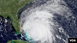 Imaj satelit Siklòn Irèn