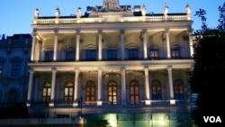 Istana Coburg tempat perundingan berlangsung di Wina, Austria.