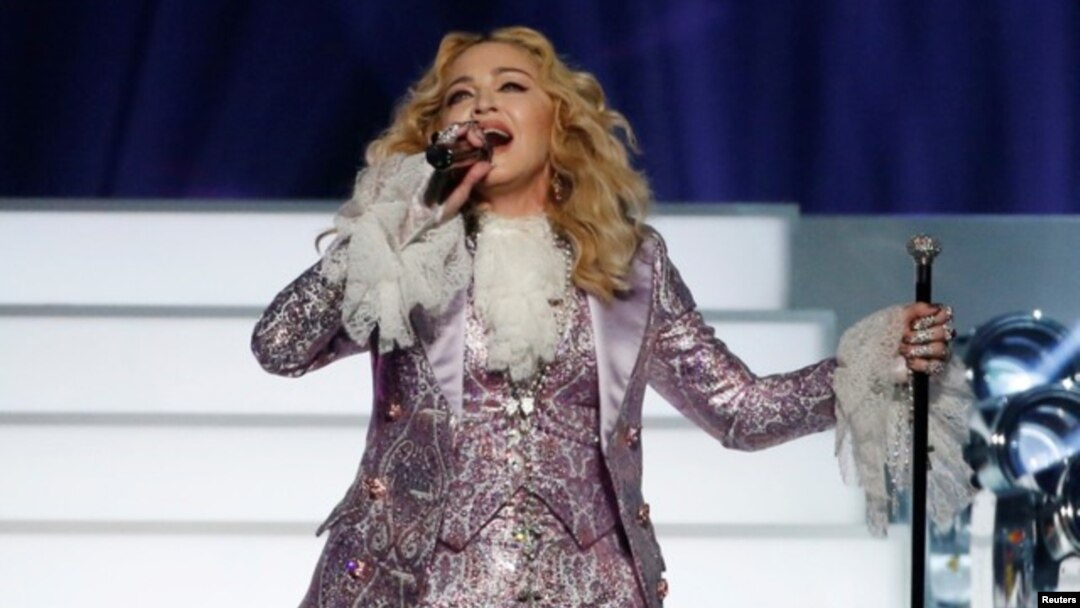 Penyanyi pop Madonna saat tampil dalam sebuah acara pertunjukan di Las Vegas, Nevada (foto: dok). 